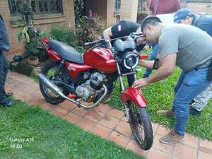 Encuentran motocicleta que utilizaron para trasladar a María Fernanda - trece