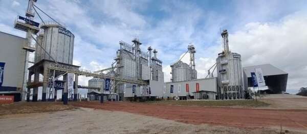 Inauguran moderno molino y silo arrocero en Villa Oliva y mejores condiciones para el sector productivo, especialmente en aduanas y el servicio eléctrico - Economía - ABC Color