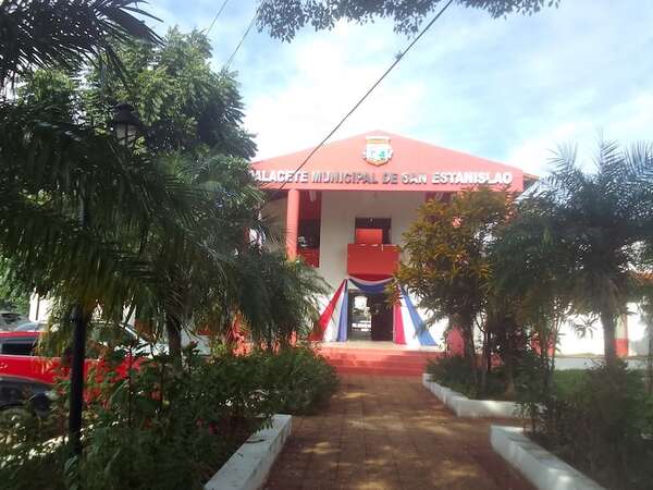 Intendente de Santaní culpa a sus antecesores por el bloqueo de la cuenta de la Municipalidad por el MEF - Nacionales - ABC Color