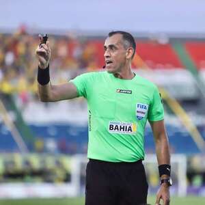 Podio arbitral del Apertura 2025 - Fútbol - ABC Color