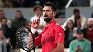 Djokovic remonta y se mete a las semifinales de Roland Garros
