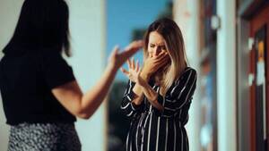 Amistades tóxicas: señales, consecuencias y cómo salir de ellas