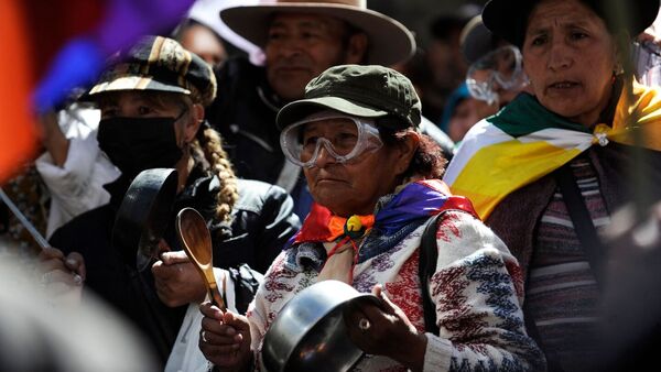 Morales insiste en forzar su candidatura con bloqueos de caminos en el centro de Bolivia