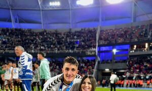 ¡La madrina de Cerro festejo el título de su pareja en Argentina!