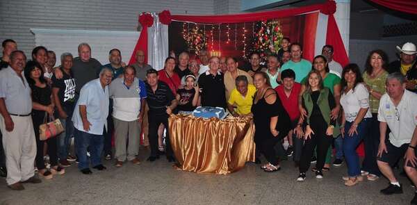 Fútbol de salón: Aniversario del Fomento de Barrio Obrero - Polideportivo - ABC Color