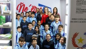 Estudiantes autores presentaron sus obras en la FIL Asunción 2025