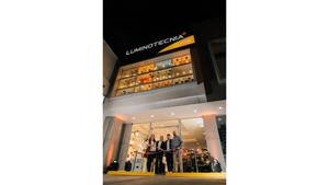 Luminotecnia inaugura un nuevo local y apuesta por el crecimiento de la gente
