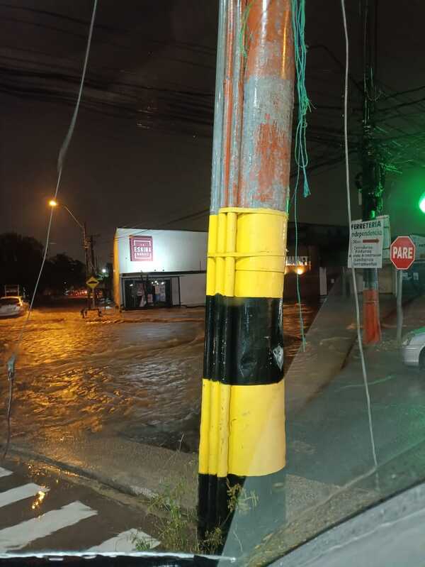 Fuerte lluvia provoca raudales en distintos puntos de Central y Asunción - 1000 Noticias