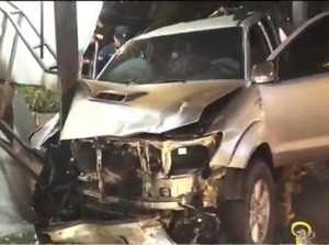 Mujer ka’úre y desnuda provoca múltiple choque en Asunción