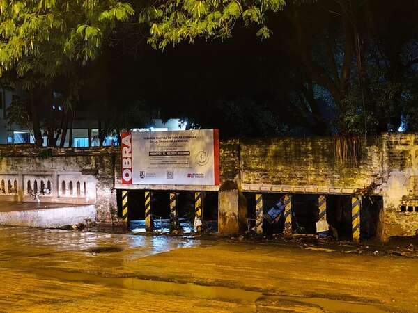 Asunción: desagüe pluvial de General Santos no avanza y la zona se inunda con lluvias - Nacionales - ABC Color