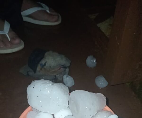 (Video) Granizos que parecen pelotas de golf cayeron en Mayor Otaño