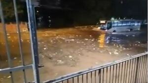 ¡Sacá la canoa! Varias ciudades bajo agua y sin luz tras la tormenta