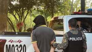 Tenía un revólver, forcejeó con un joven y terminó muriendo por un disparo de su arma