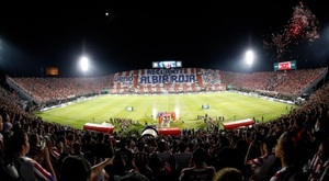 Frío moderado y lluvias aisladas durante el partido de la Albirroja