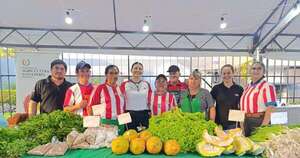 La Nación / Ferias de la agricultura familiar visten los colores de la Albirroja para atraer compradores