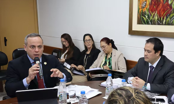 Camilo Benítez denuncia uso ilegal de fondos en Asunción: “La intervención en Asunción es urgente” - OviedoPress