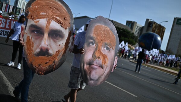 Ambientalistas brasileñas protestan contra el proyecto de ley "de la devastación"