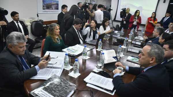 Contralor habló sobre un descalabro financiero en Asunción durante reunión con Diputados