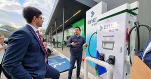 La Nación / Habilitan tercera estación de carga rápida de autos eléctricos en Asunción