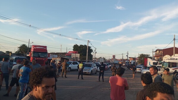 Tras promesas de autoridades, camioneros dan tregua a protestas en Falcón-Clorinda