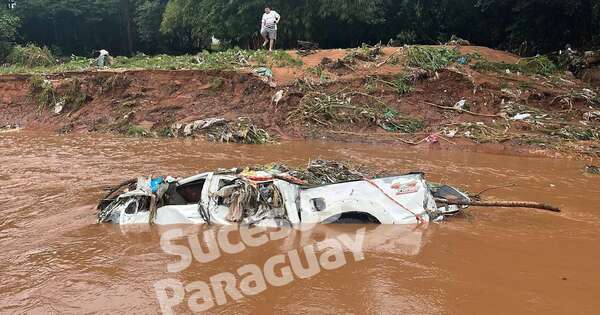 Diario HOY | Cuatro vehículos fueron arrastrados por el agua en Ñemby: uno apareció en San Antonio