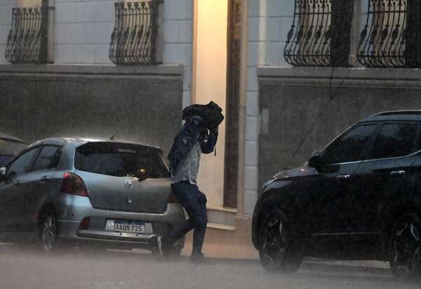 Aviso meteorológico por lluvias y tormentas en dos departamentos - Clima - ABC Color