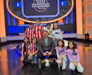 100 Paraguayos Dicen: “Team Campeones del Futuro” se alzaron con los premios - trece