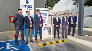 Avanza la infraestructura para autos eléctricos: habilitan nueva estación de carga rápida en Asunción - ADN Digital