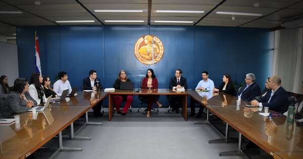 La Nación / Inician mesa de trabajo para desarrollar microseguros accesibles