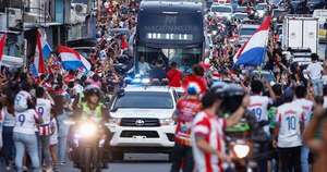 Diario HOY | Emoción y esperanza en el camino de la Albirroja desde Ypané hasta el Defensores del Chaco