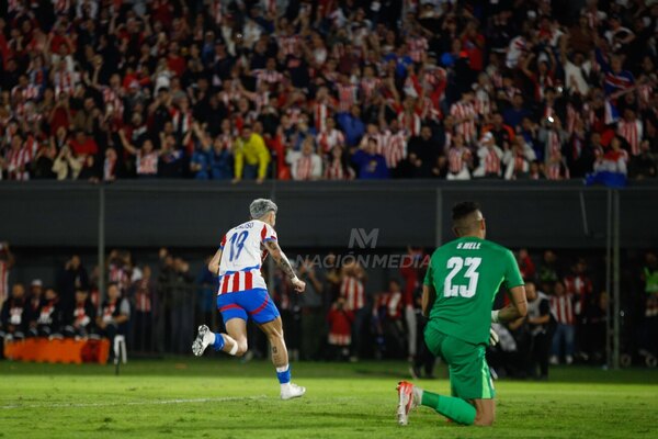 Versus / ¡Quedará para siempre! La importancia histórica que tiene el gol de Julio Enciso ante Uruguay