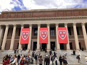 Harvard reta en corte la orden de Trump que niega visas a estudiantes y profesionales - Mundo - ABC Color
