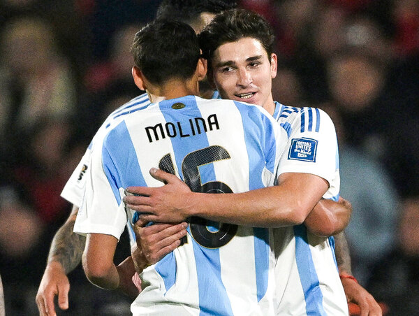 Versus / Argentina sepulta la mínima ilusión que todavía tenía Chile