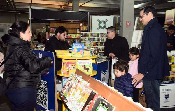 La FIL Asunción 2025 sigue con un viernes cargado de lanzamientos, charlas y arte - Literatura - ABC Color