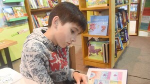 Niños, jóvenes y adultos se apoderan de una renovada FIL