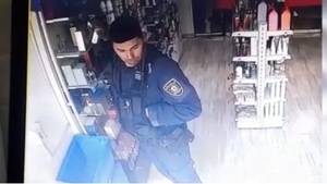 Policía que acudió ante denuncia de robo terminó hurtando perfumes - Noticiero Paraguay