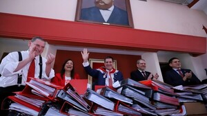 En el Partido Colorado afilian por todos los medios, pero salir es más burocrático
