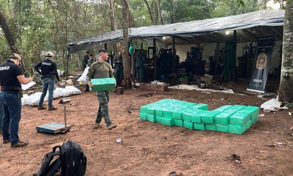 Operativo contra el EPP deriva en hallazgo de megaestructura de marihuana en Canindeyú