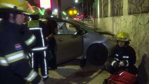 Chocó contra columna frente al Buen Pastor y culpó a la arena en la calle - Policiales - ABC Color