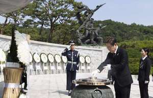 Nuevo presidente surcoreano Lee ensalza el patriotismo en su primer discurso  - Mundo - ABC Color