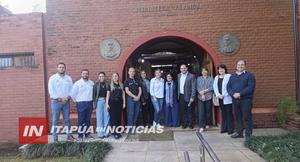 DIPUTADO REMESOWSKI Y MINISTRA DE TURISMO VISITARON LA BIBLIOTECA DE ENCARNACIÓN
