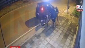 Autochorros asaltaron a una mujer y le robaron la moto