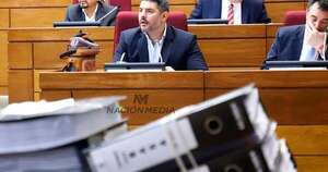 La Nación / Rodríguez se presenta ante la Comisión de Intervención y responde a acusaciones