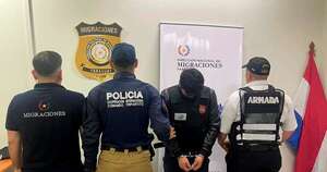 La Nación / CDE: expulsan a dos brasileños con órdenes de captura y totalizan 23 en 2025