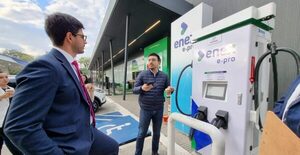 Habilitan la tercera estación de carga rápida de autos eléctricos en Asunción