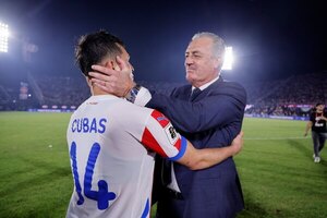 Versus / Andres Cubas: "Esta camiseta demanda dejar la vida en cada partido"