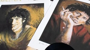 Ronnie Wood celebra sus 50 años en Rolling Stones con una exhibición de guitarras y trajes