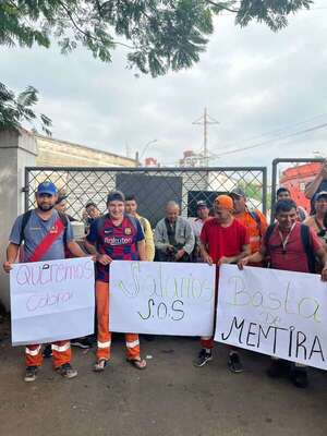 Presionado por manifestación, Nenecho paga salarios a algunos funcionarios - Nacionales - ABC Color