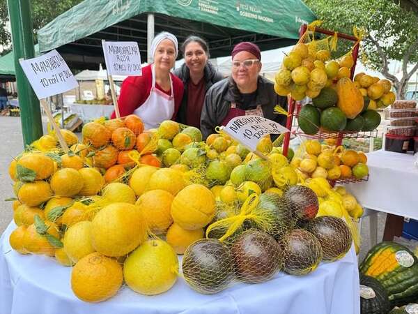 Feria “Cordillera Opu’ã” comenzó con color, tradición y espíritu emprendedor en Caacupé - Nacionales - ABC Color