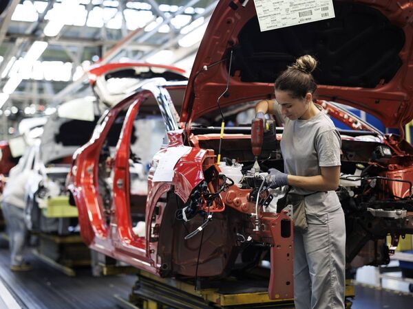 Renault, accionista de un fabricante de robots para utilizarlos e industrializarlos
